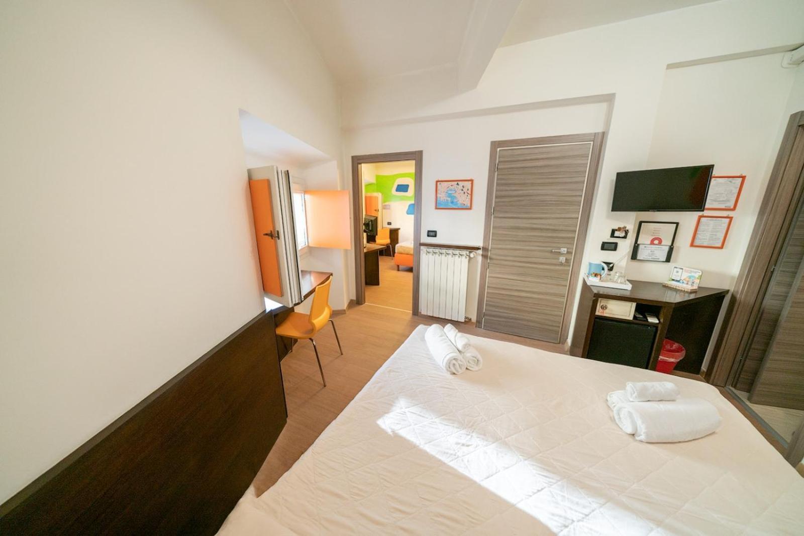 Large Quadruple Room,1216244623:JPEG