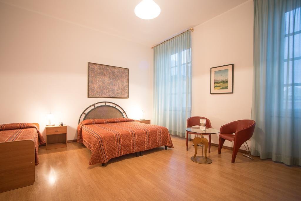 Family Room,63090178:JPEG