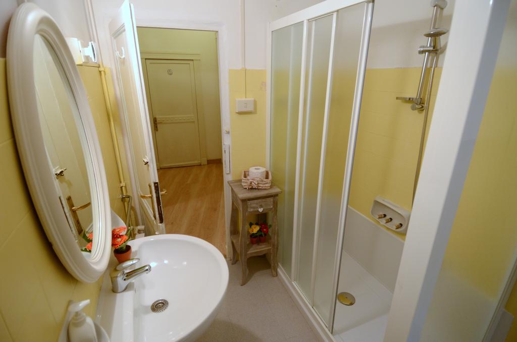 Camera Singola con Bagno in Comune