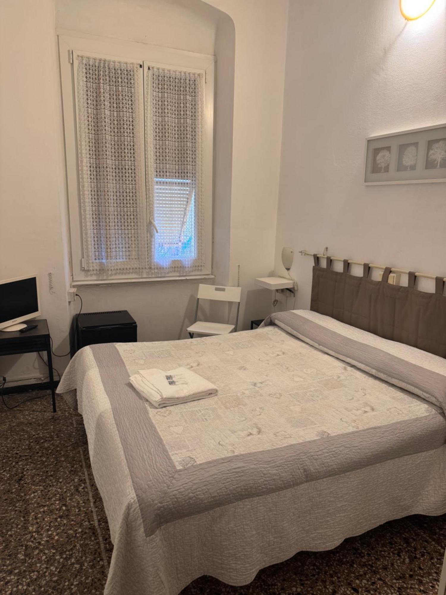 Single Room Private Bathroom