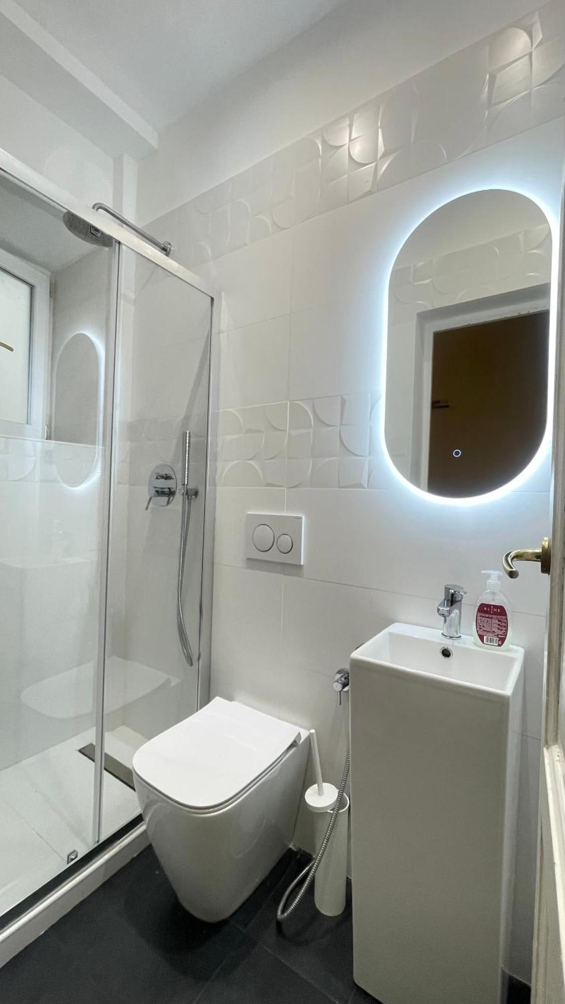 Double Room with Shared Bathroom,1743483932:JPEG