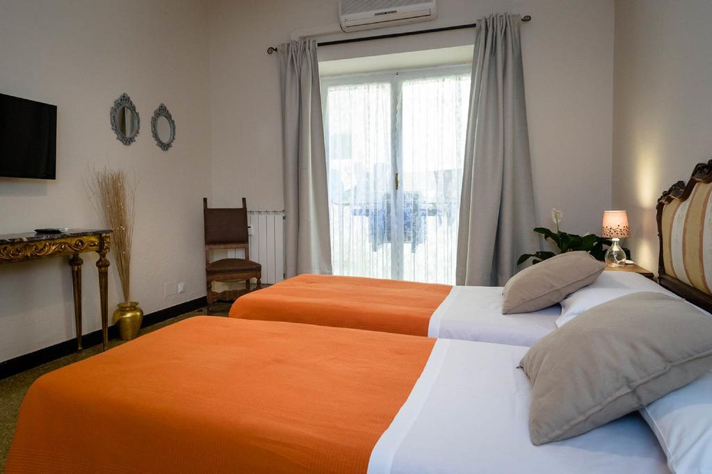 Twin Room with Private External Bathroom,352865617:JPEG