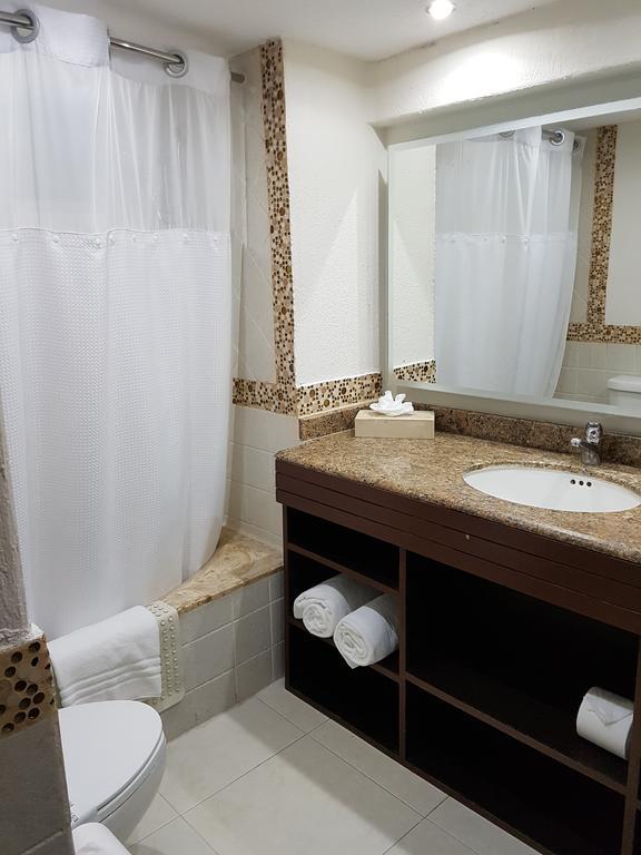 One-Bedroom Suite,661837584:JPEG