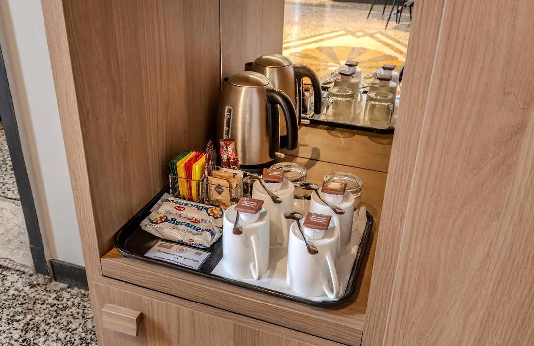 Hnn Luxury Suites-1