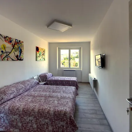 Suite Eleven-3