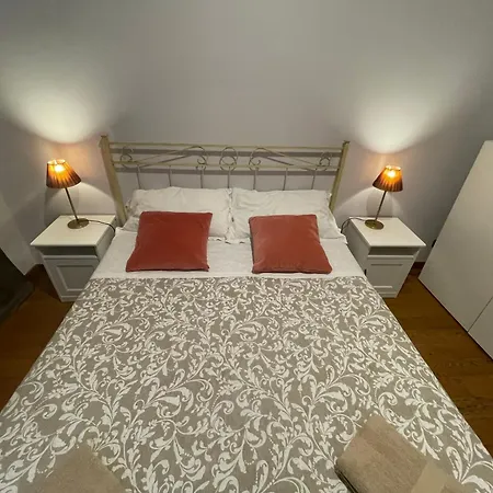 Paradise Suites - Brignole Station - Best Price Rooms - Always Open-2