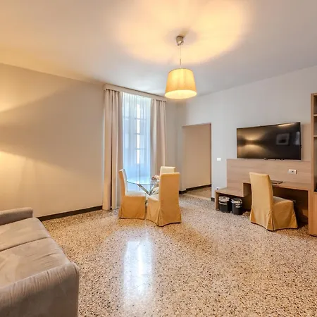 Hnn Luxury Suites-2